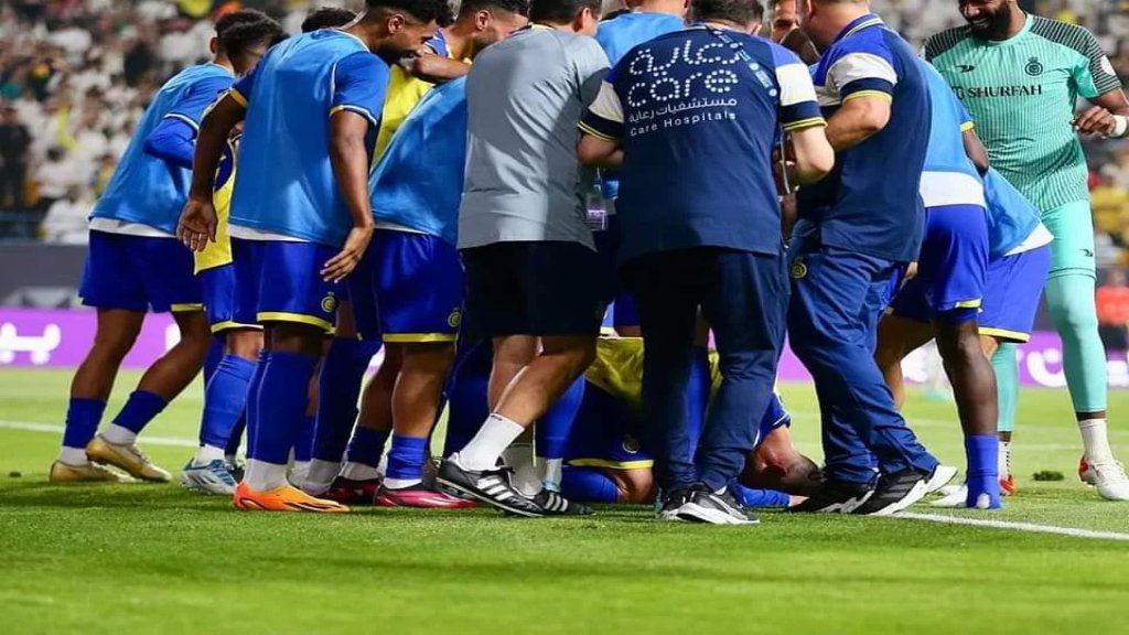 بالفيديو/ سجود رونالدو بعد تسجيله هدف الفوز لنادي النصر يشعل مواقع التواصل!