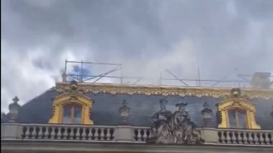  بالفيديو/ حريق في قصر فرساي التاريخي في فرنسا!