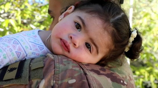 الجيش اللبناني مهنئًا في #عيد_الأب: إنت الأمان